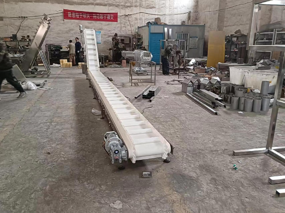 金昌Z型裙邊皮帶給料機(jī)